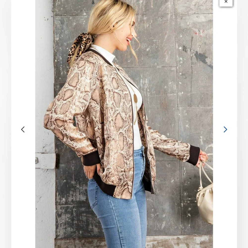❤️❤️ Kori America Womens Python Printed Bomber Jacket sizeM❤️❤️_5
